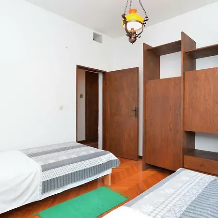 Milka 1950 Apartamento